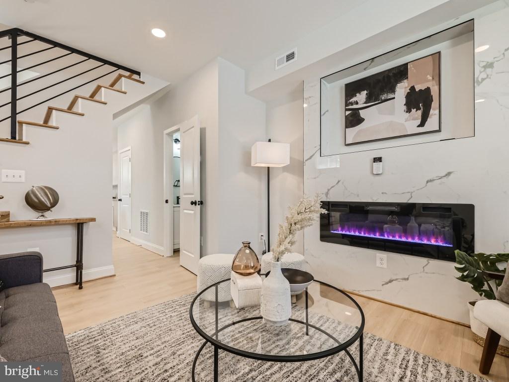 GOVANS - Residential