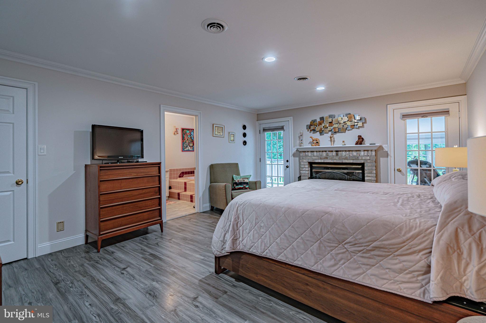 GLENVIEW ESTATES - Residential