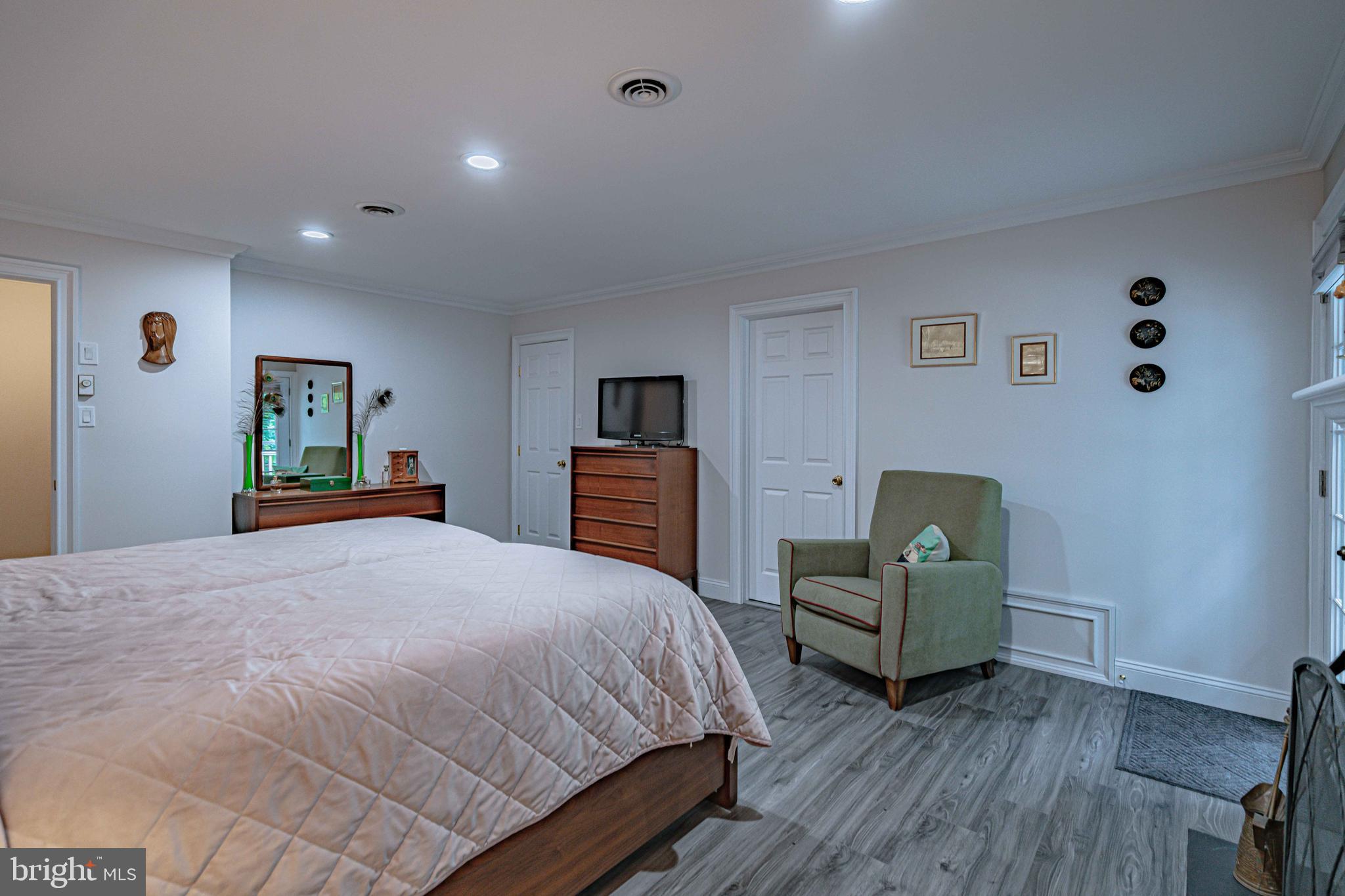 GLENVIEW ESTATES - Residential