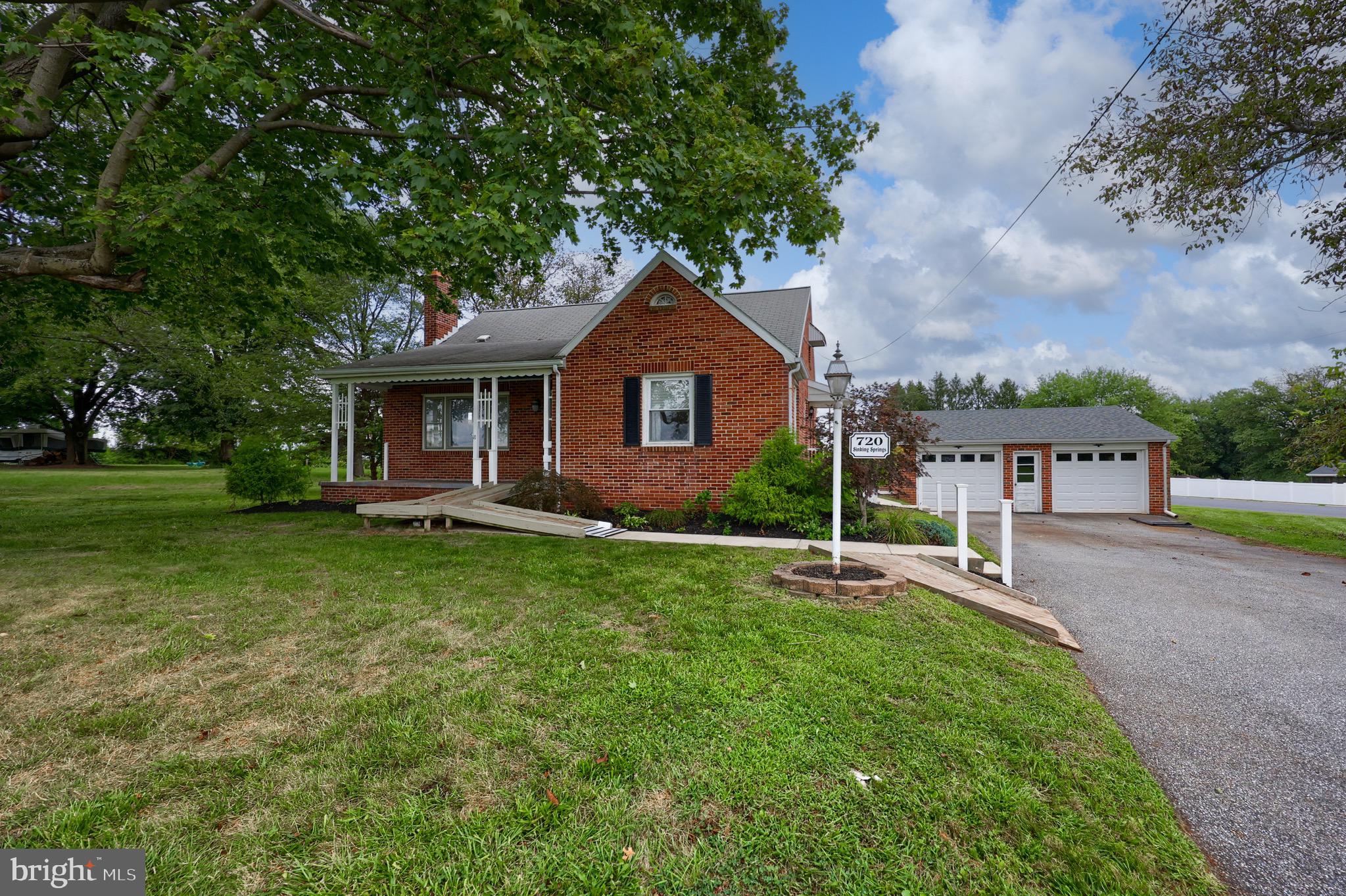 720 SINKING SPRINGS LANE