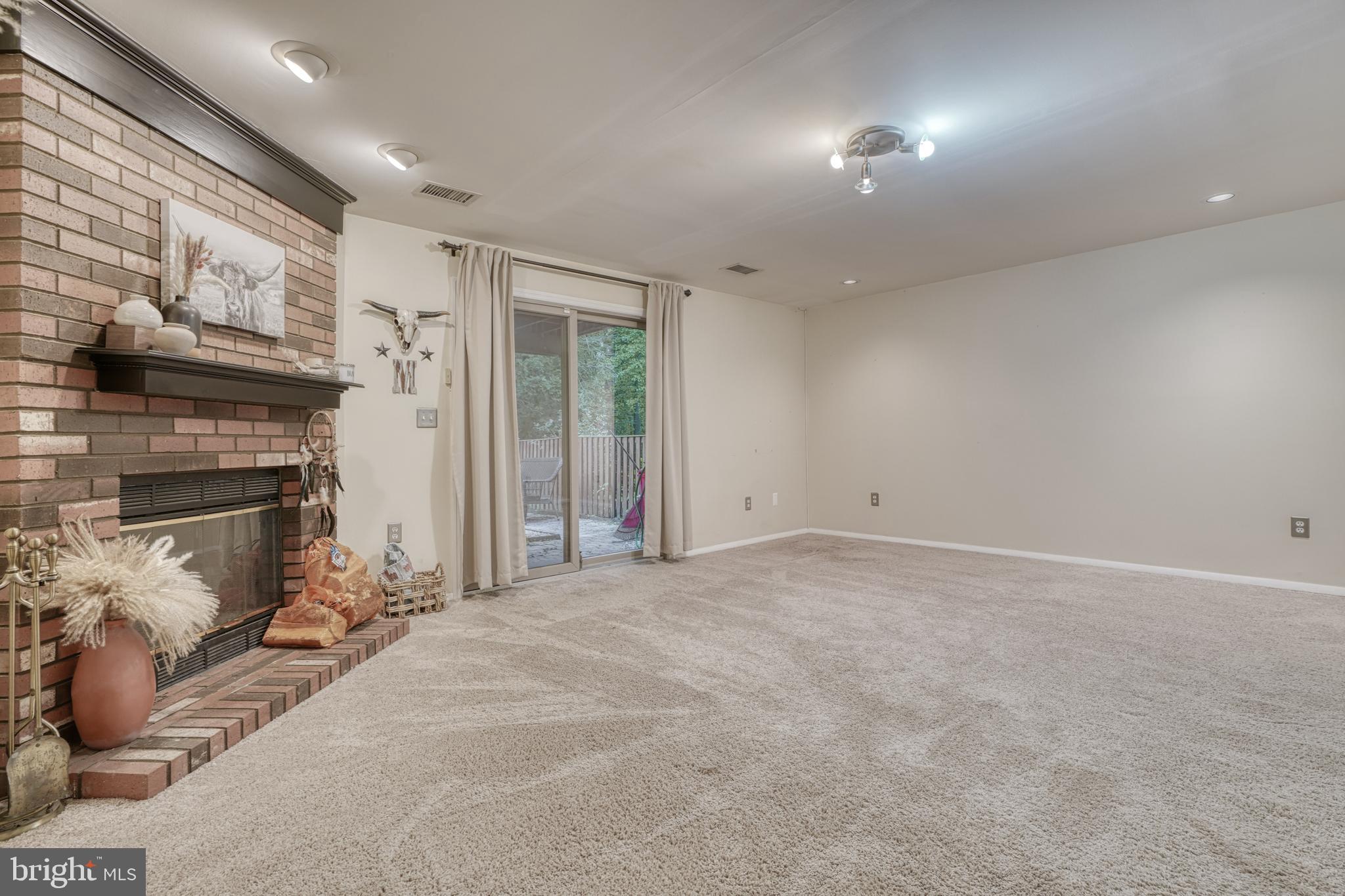 SILVER SPRING STATION - Residential