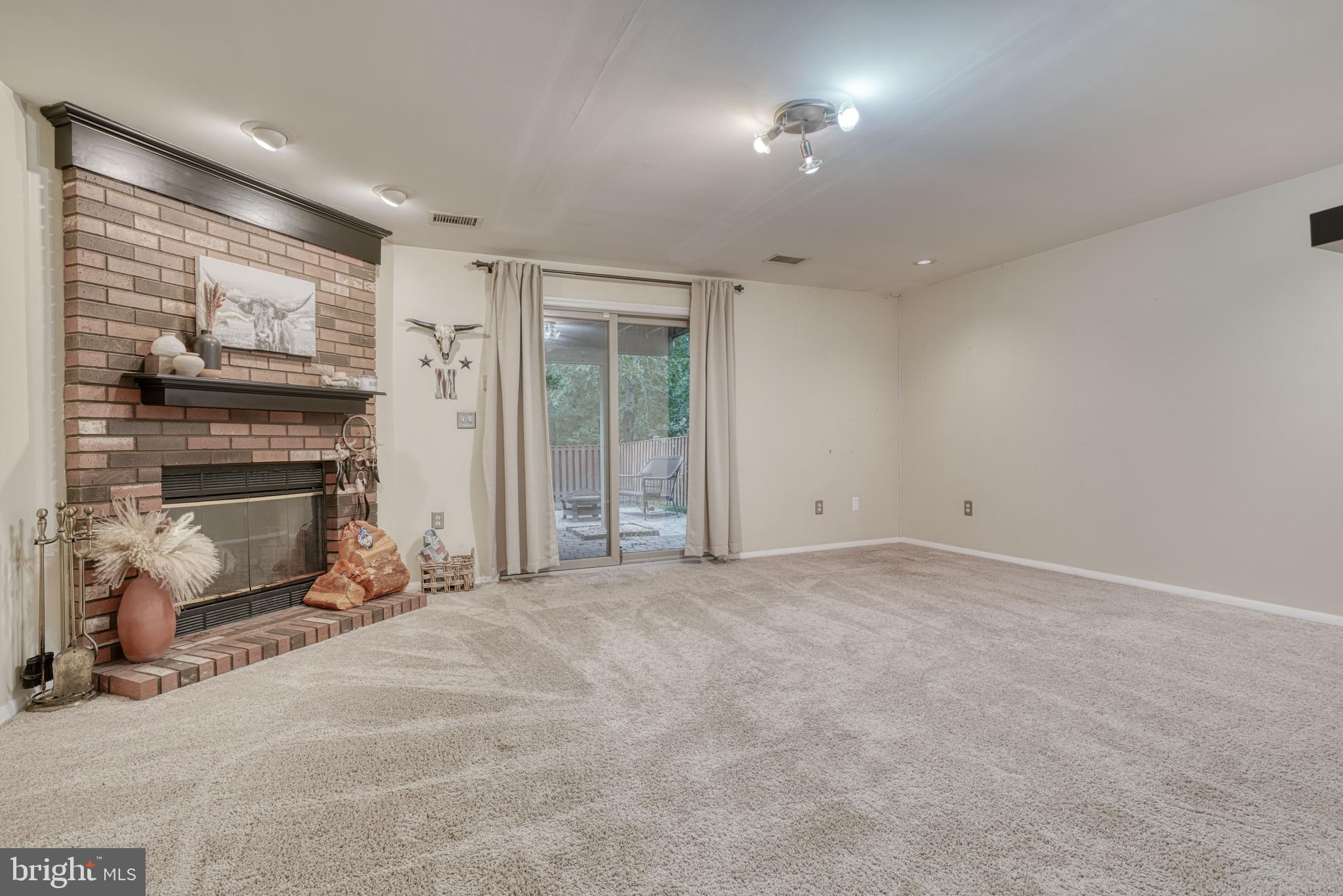 SILVER SPRING STATION - Residential