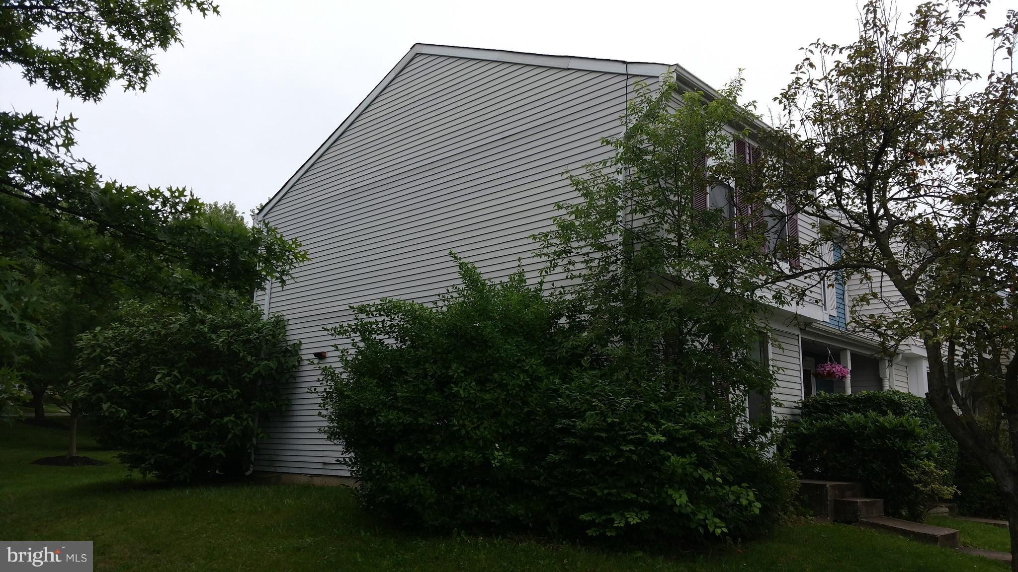 TRAILWOOD - Residential Lease