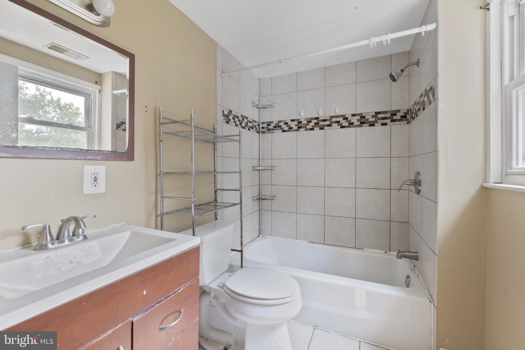 WATERSVILLE - Residential