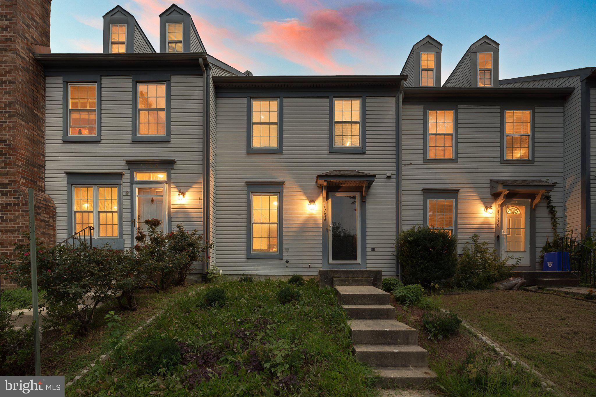 1724 FEATHERWOOD