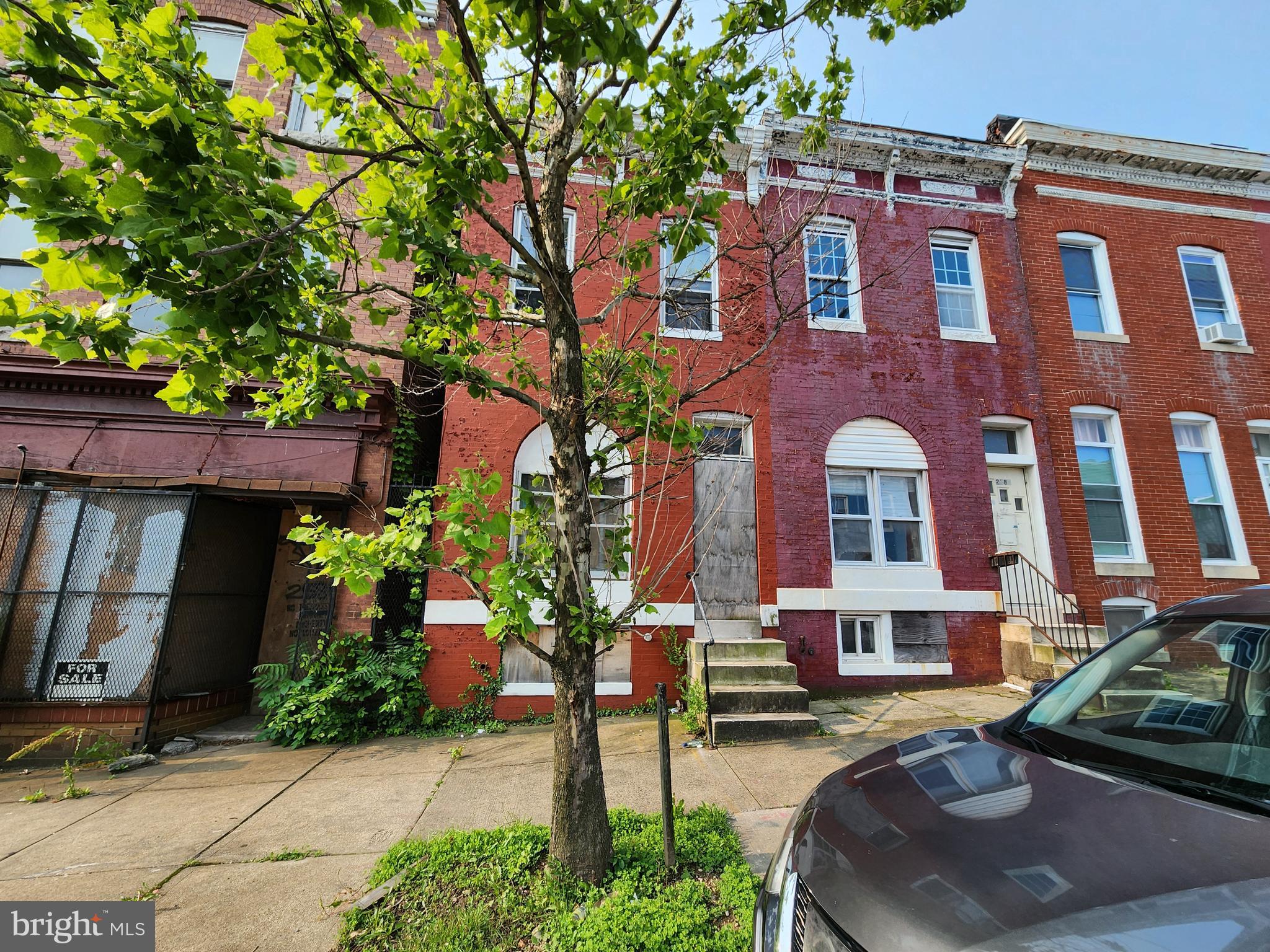 ONLINE AUCTION: Bidding begins 6/18/2025 @ 10:00 AM. Bidding ends 6/20/2025 @ 11:00 AM. List Price is Suggested Opening Bid. Deposit: $5,000.
Two story townhome located in the Shipley Hill neighborhood.
Near Westside Shopping Center and Carroll Park.
Nearest major traffic arteries include W Baltimore St and S Monroe St.
Property is believed to be a vacant shell in need of renovation.