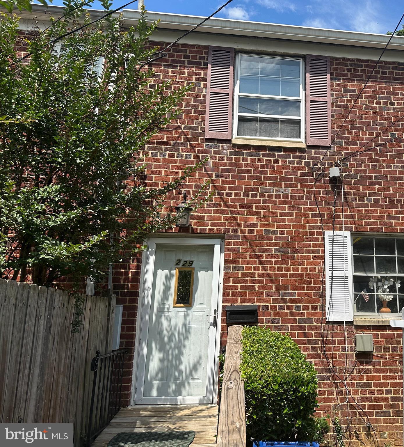 WARWICK VILLAGE - Residential