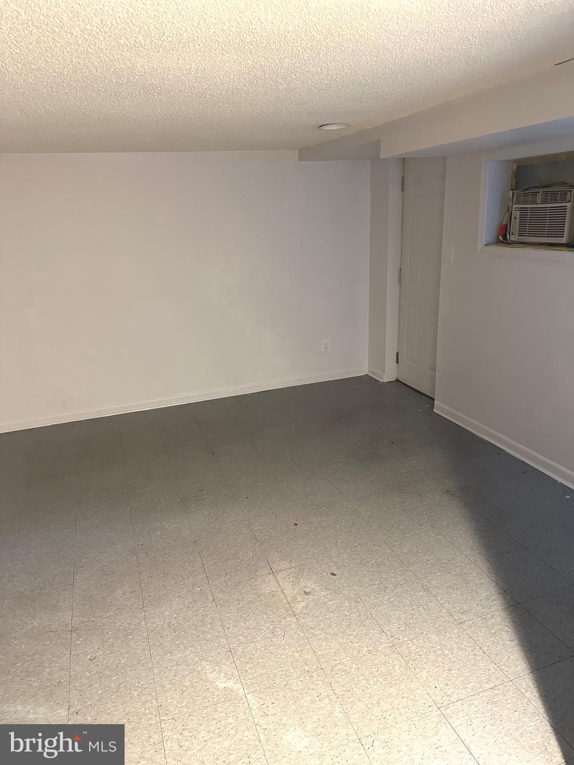 WARWICK VILLAGE - Residential