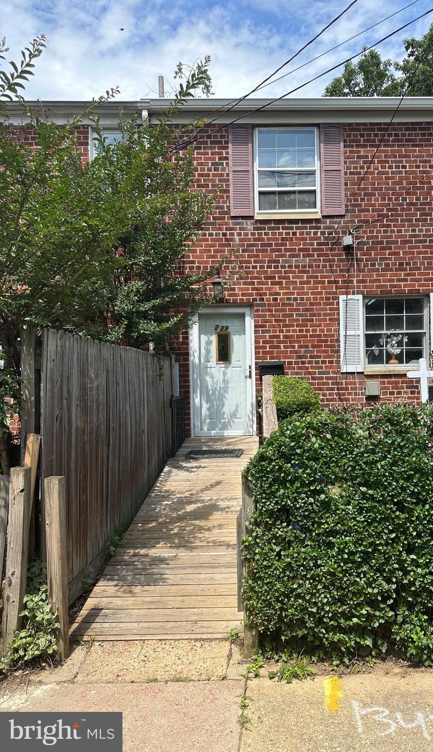 WARWICK VILLAGE - Residential