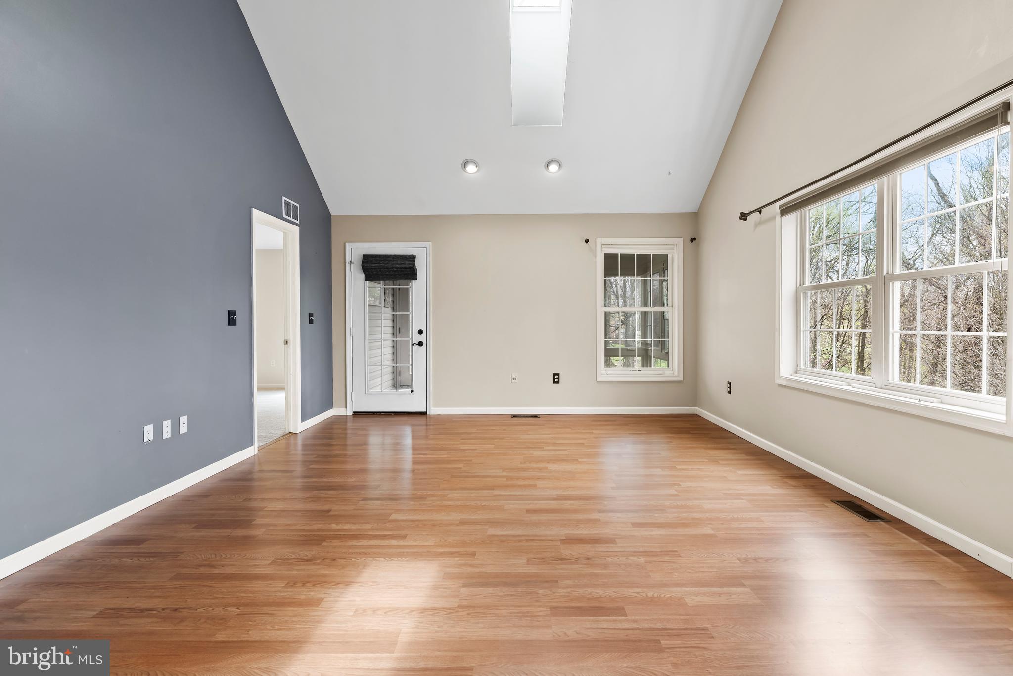 HOLLY HILLS - Residential