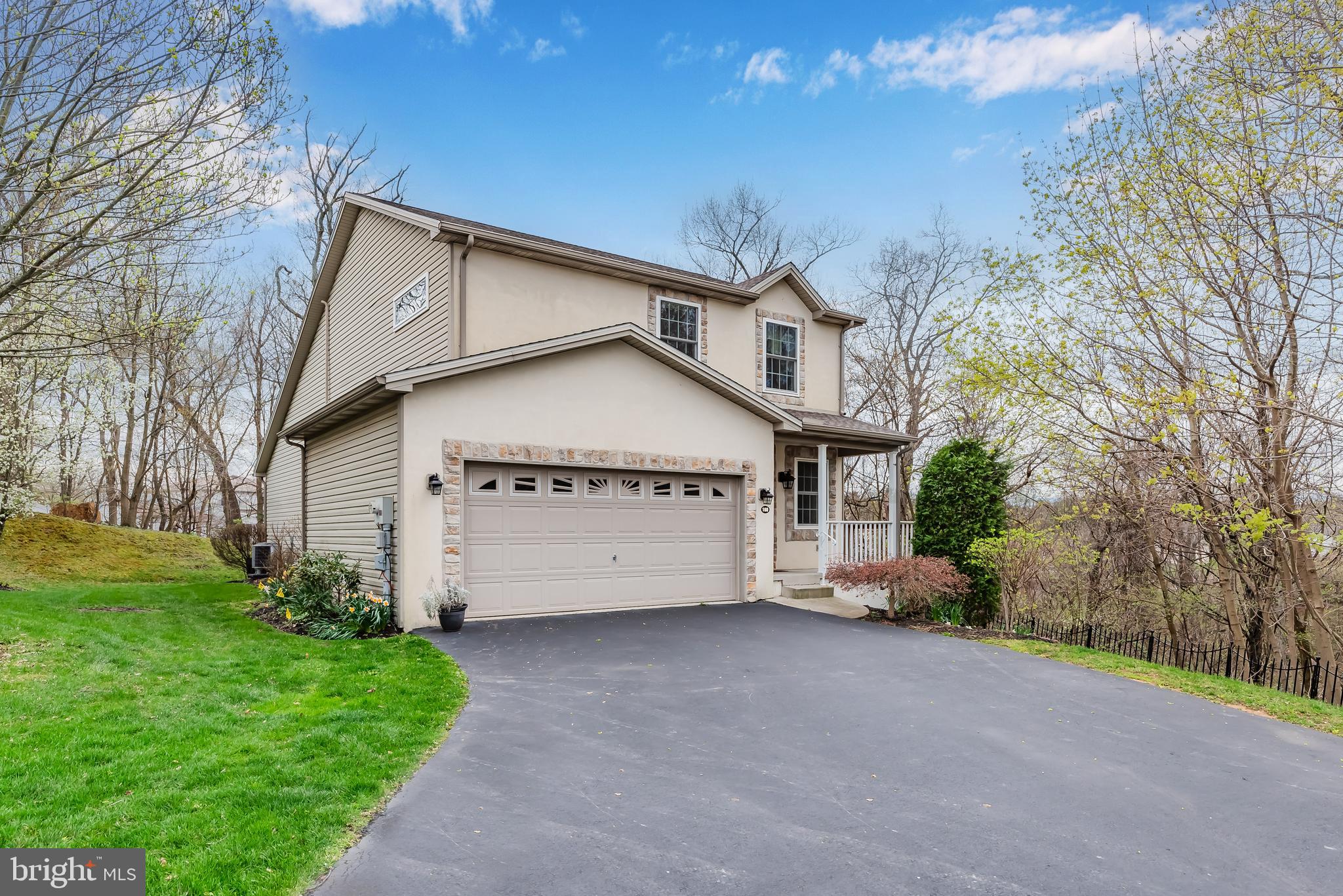 HOLLY HILLS - Residential