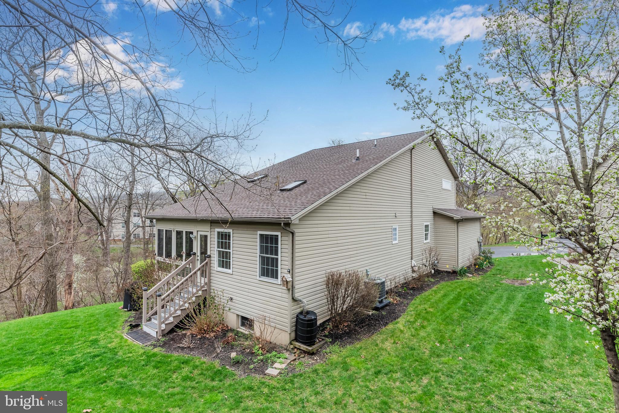 HOLLY HILLS - Residential