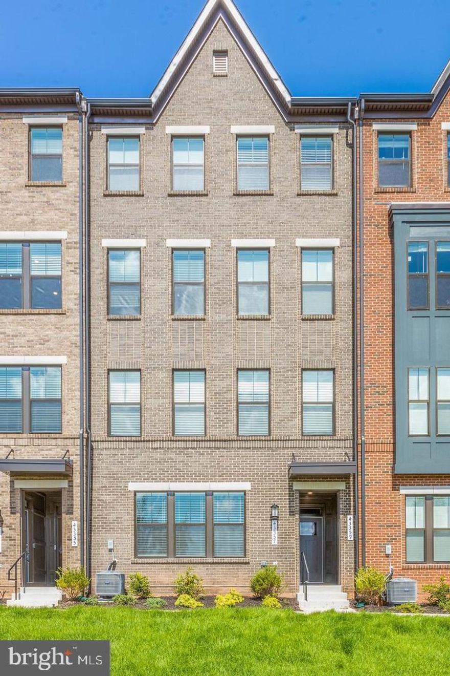 FOR LEASE 3 spacious bedrooms, 2.5 baths 1600+sqft Condo at Metro Walk at Moorefield Station! Featuring stainless appliances, washer/dryer, 2" faux wood blinds, crown molding. Rear attached 1 car garage and balcony overlooking common area. .Easy online application using rentspree. . WALK TO THE METRO