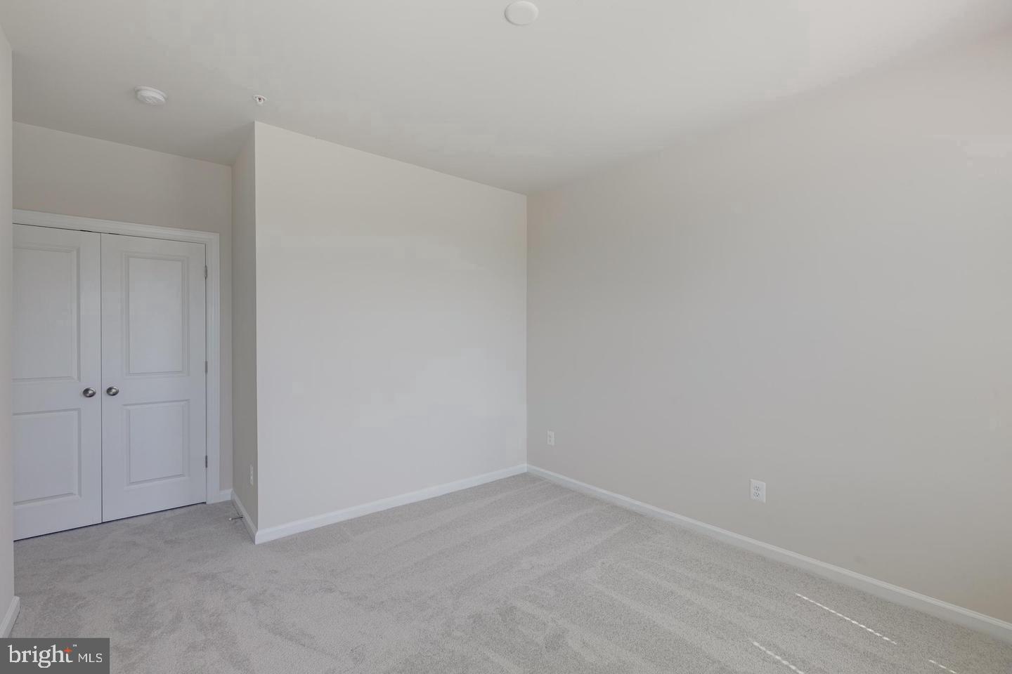 METRO WALK AT MOOREFIELD STATION - Residential Lease