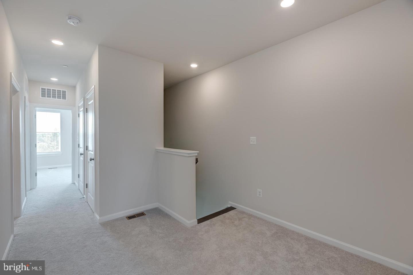 METRO WALK AT MOOREFIELD STATION - Residential Lease