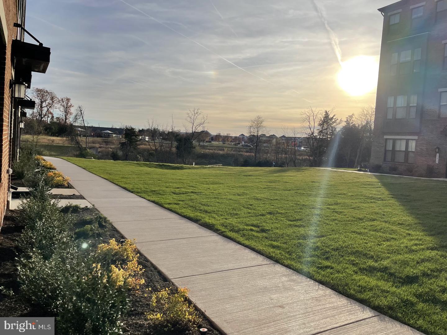 METRO WALK AT MOOREFIELD STATION - Residential Lease