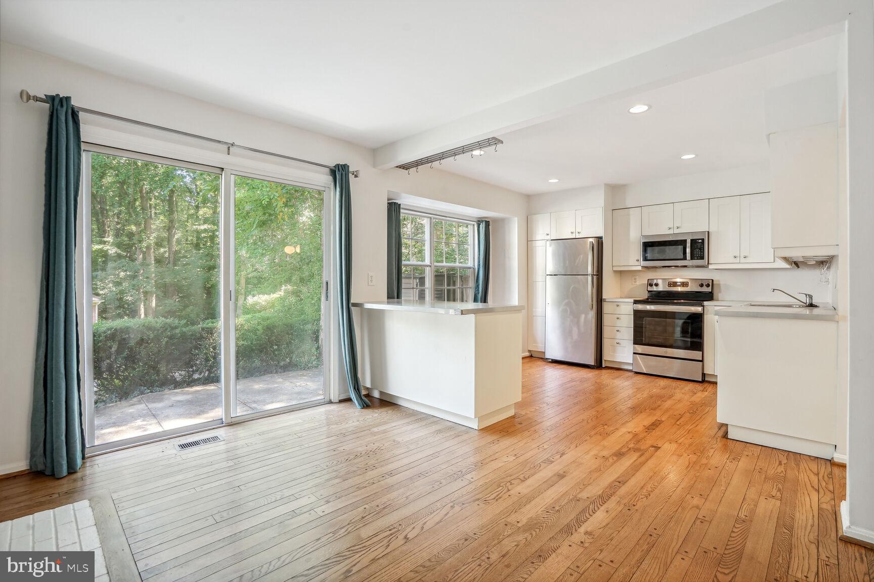 9909 HEMLOCK WOODS LANE