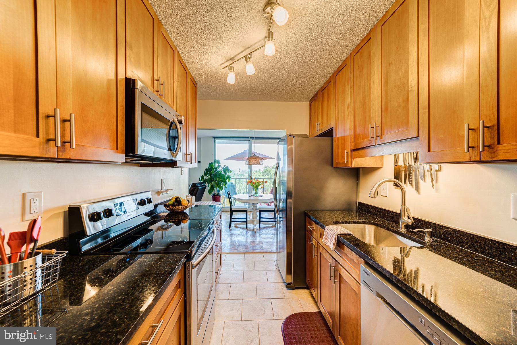 HUNTINGTON CLUB - Residential