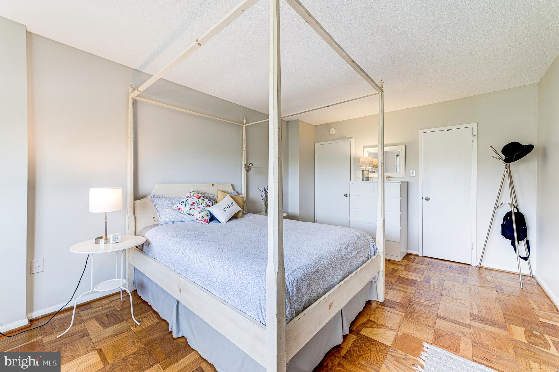 HUNTINGTON CLUB - Residential