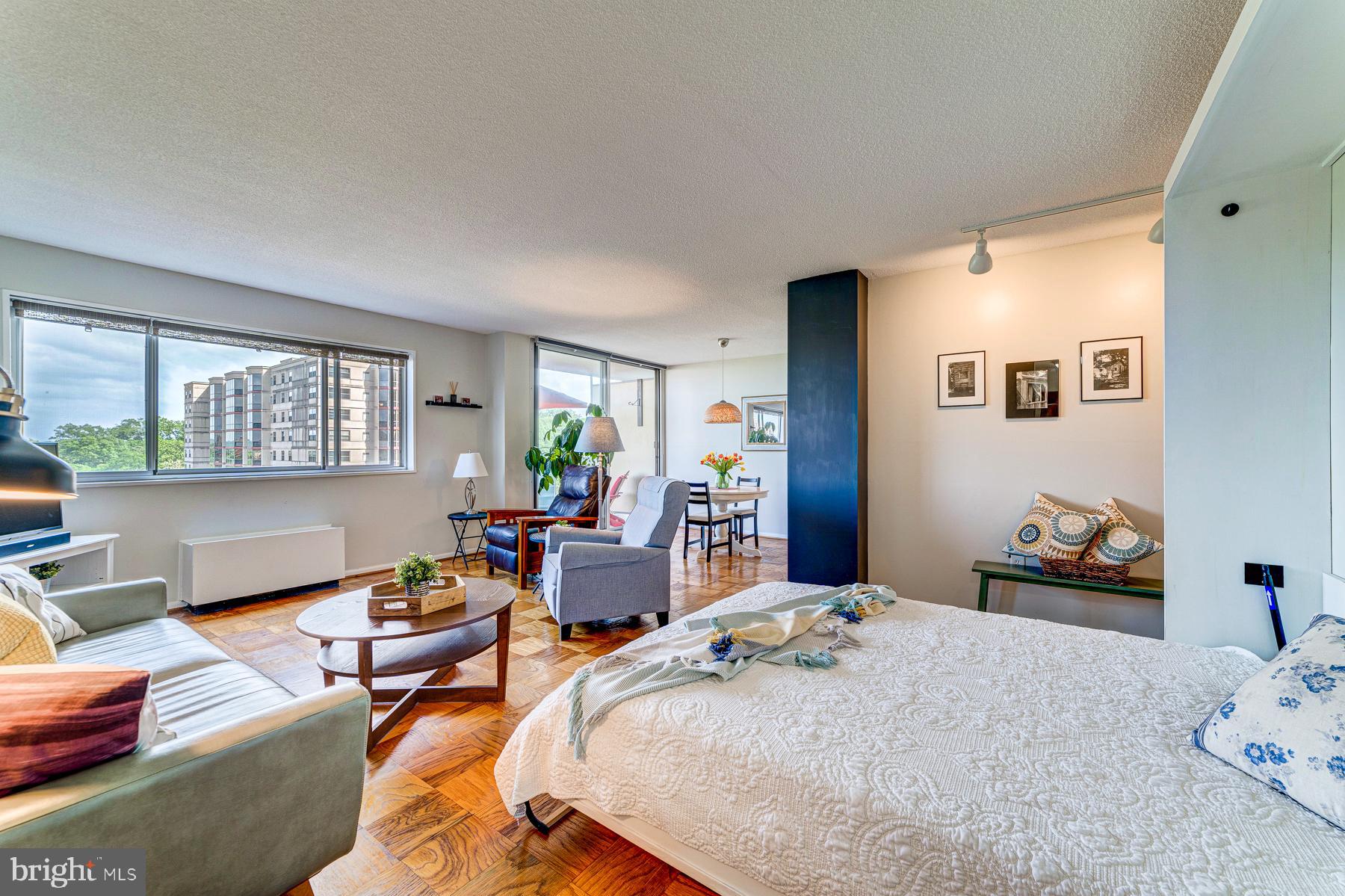 HUNTINGTON CLUB - Residential