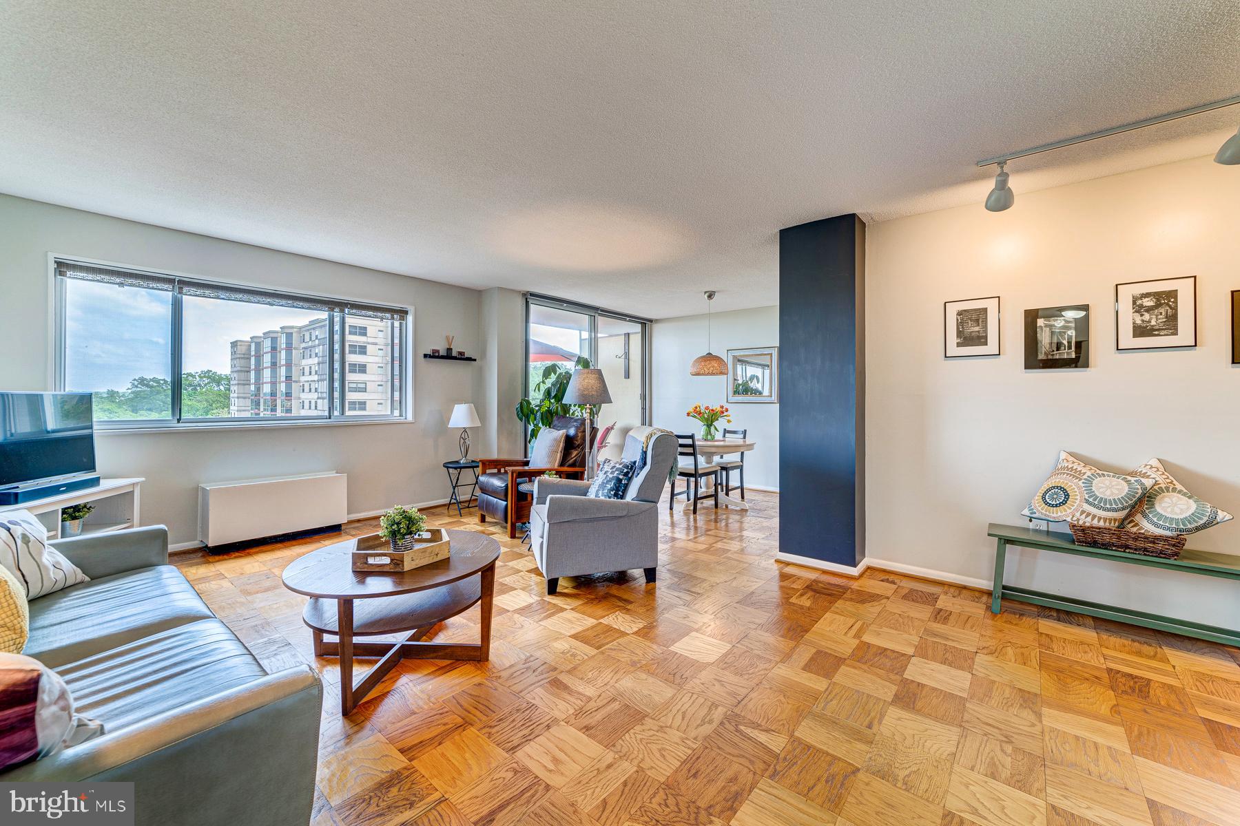 HUNTINGTON CLUB - Residential