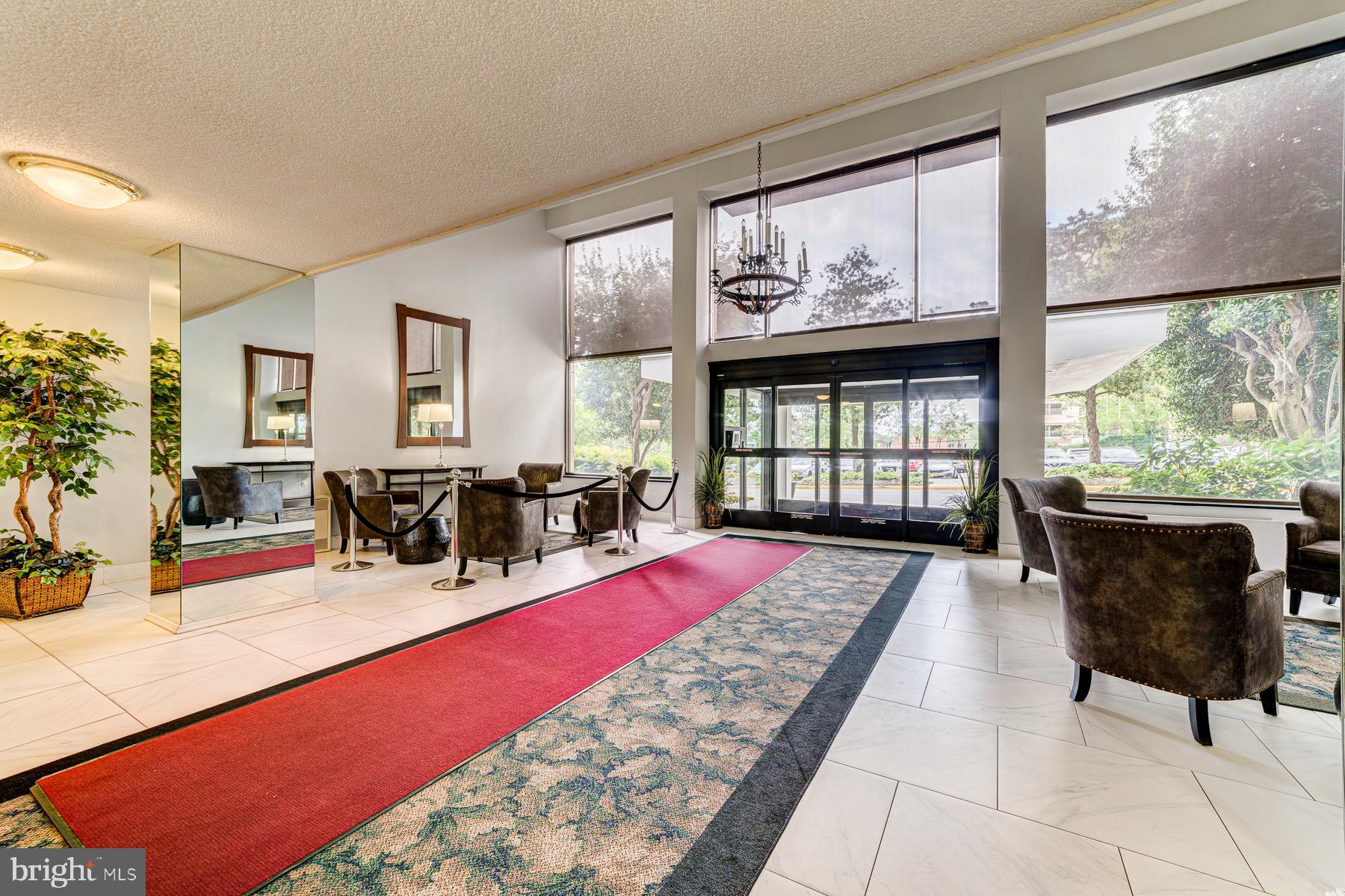 HUNTINGTON CLUB - Residential