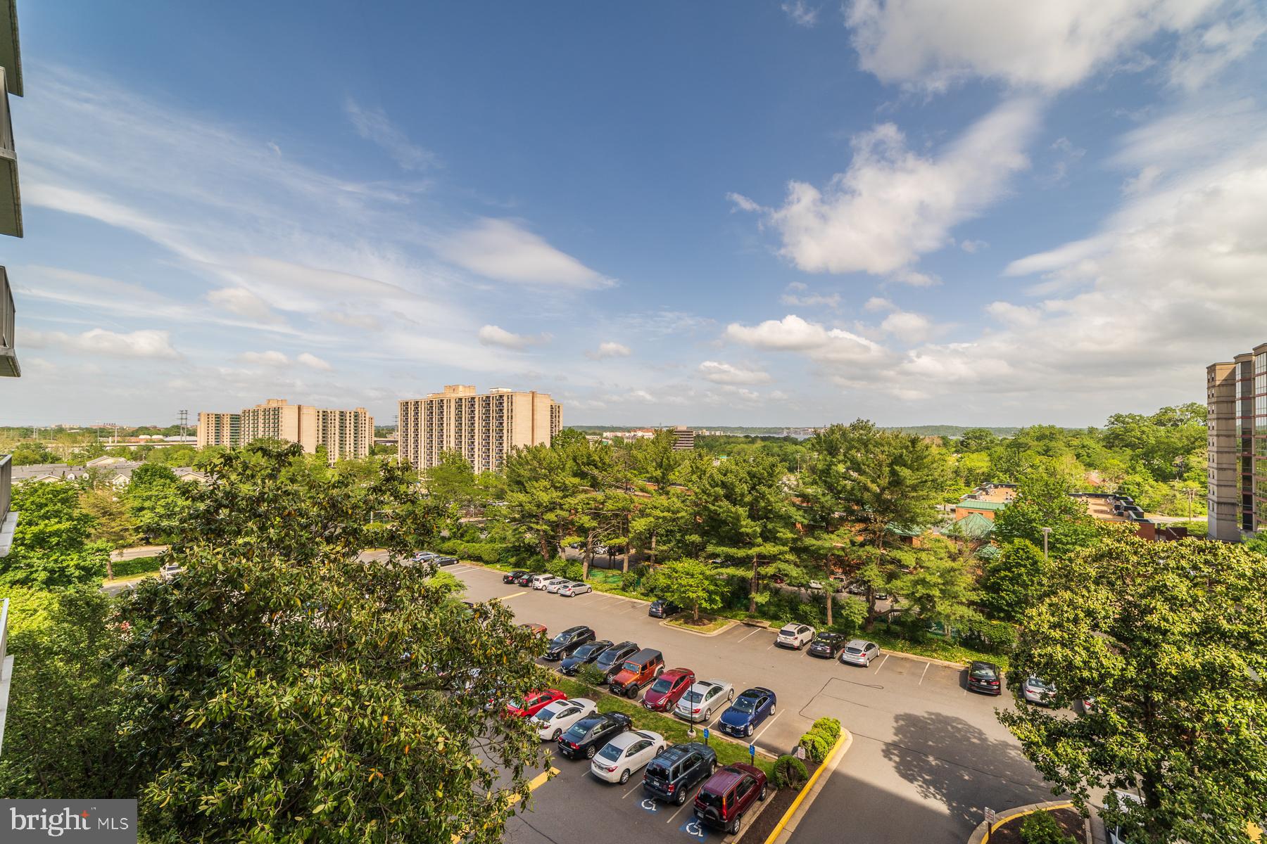 HUNTINGTON CLUB - Residential