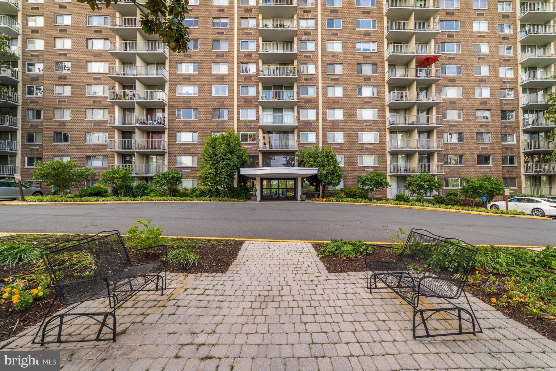 HUNTINGTON CLUB - Residential