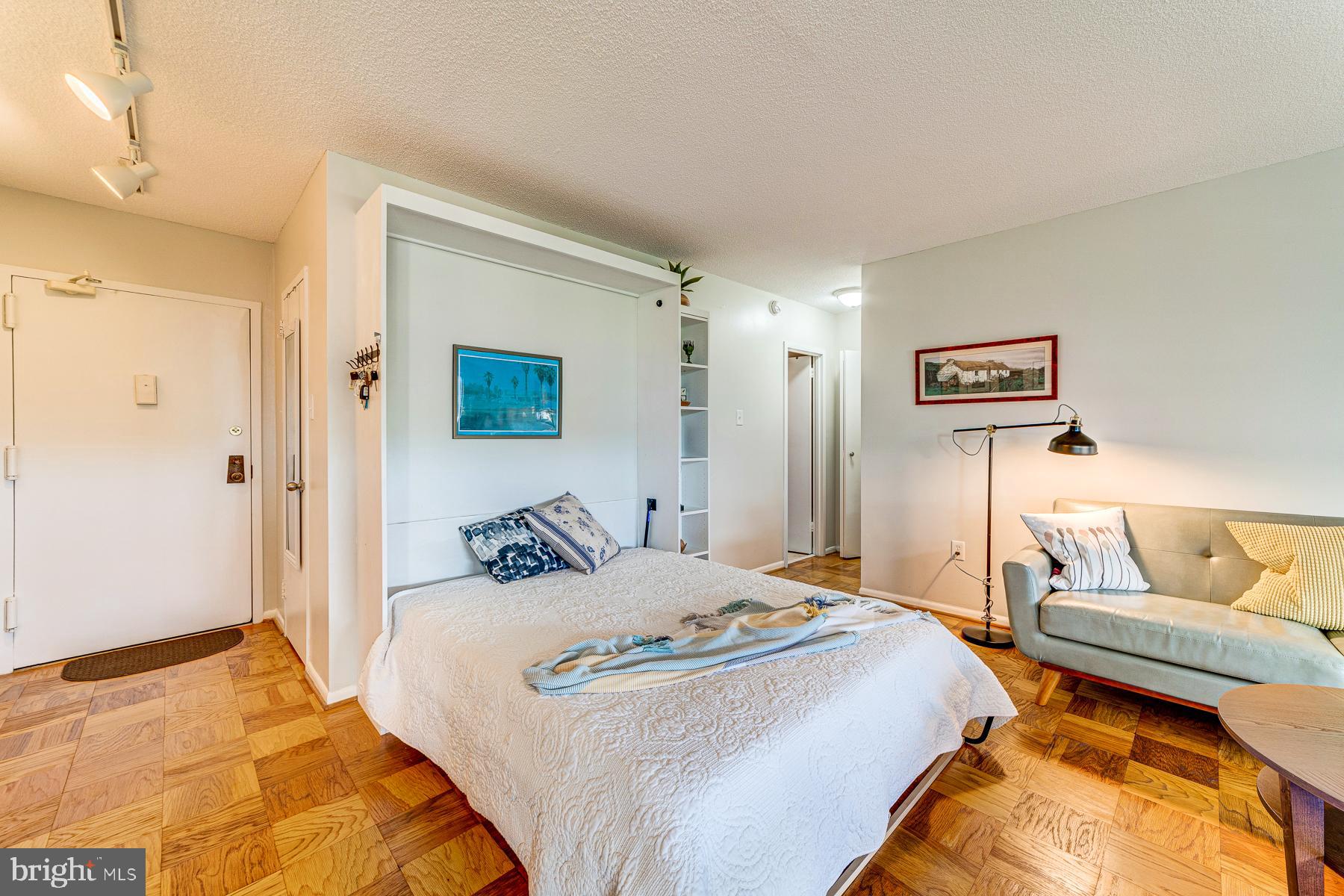 HUNTINGTON CLUB - Residential