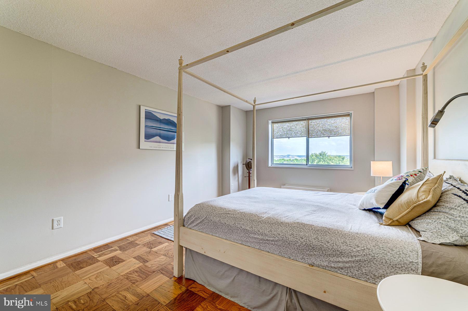 HUNTINGTON CLUB - Residential