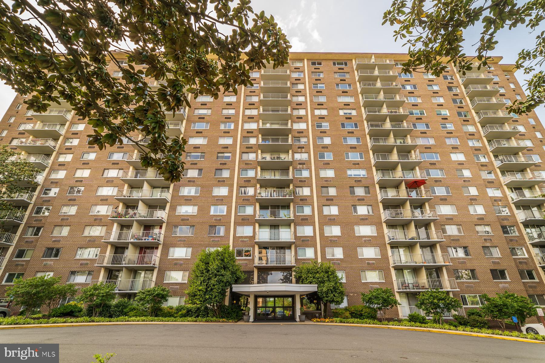 HUNTINGTON CLUB - Residential