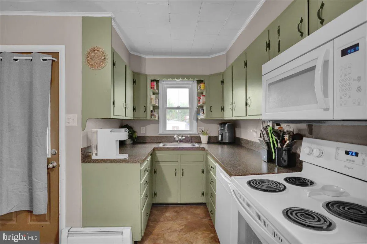 Hamburg, Pennsylvania 19526, United States, 3 Bedrooms Bedrooms, ,2 BathroomsBathrooms,Residential,Pending,115402