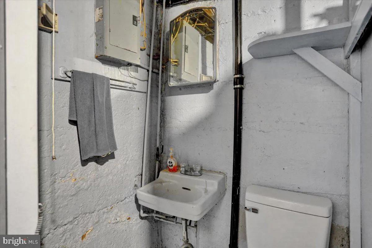 Hamburg, Pennsylvania 19526, United States, 3 Bedrooms Bedrooms, ,2 BathroomsBathrooms,Residential,Pending,115402