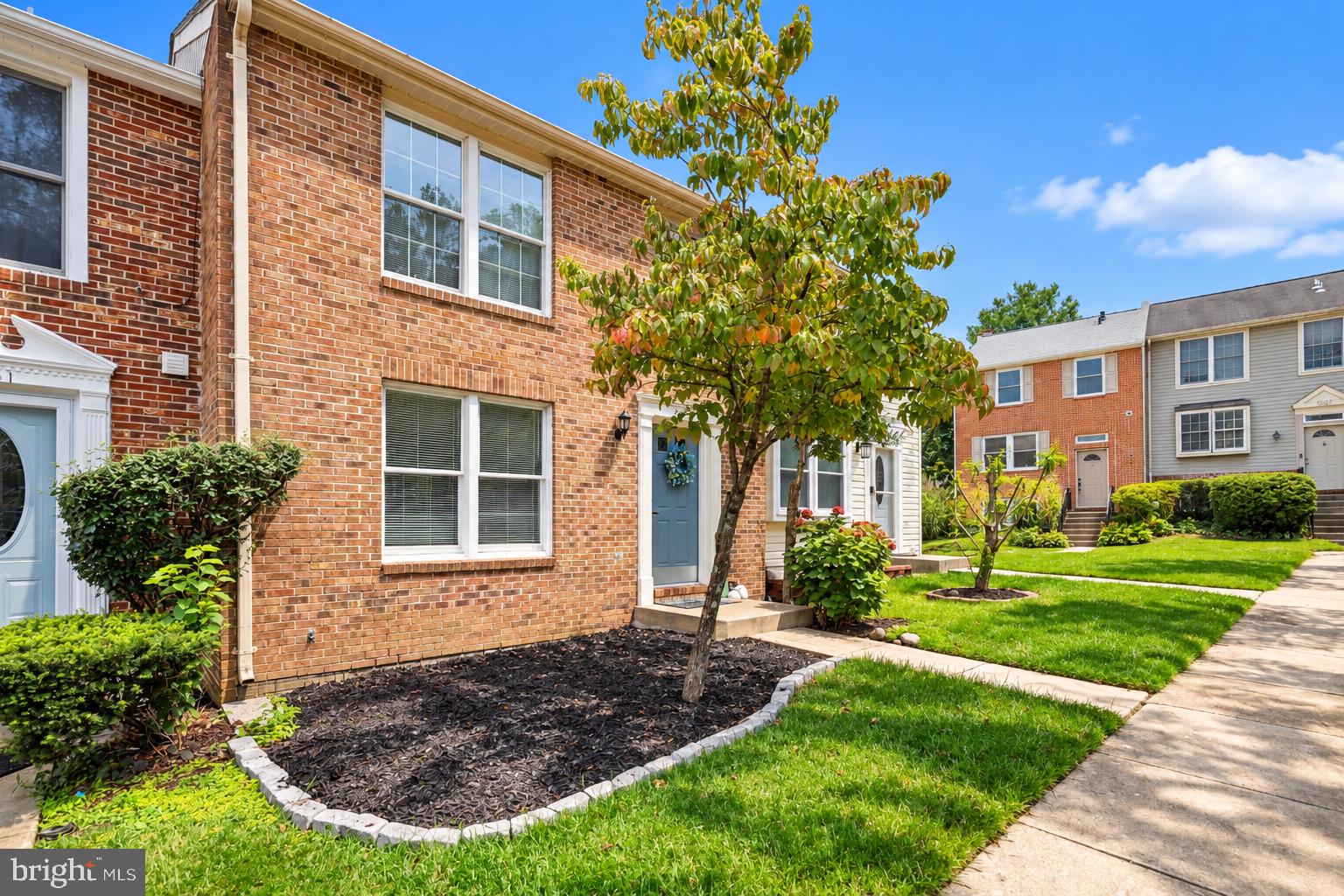 3863 SUNNY BROOK COURT