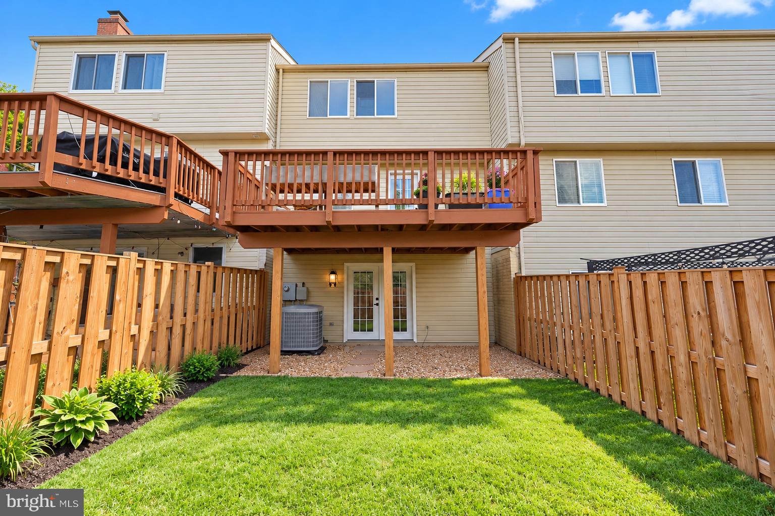 3863 SUNNY BROOK COURT