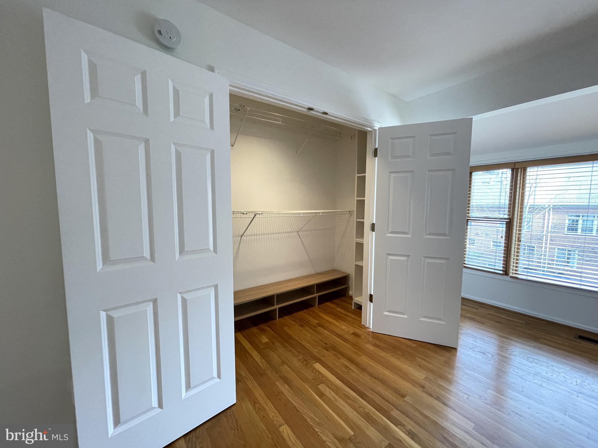 ROSSLYN MEWS - Residential Lease