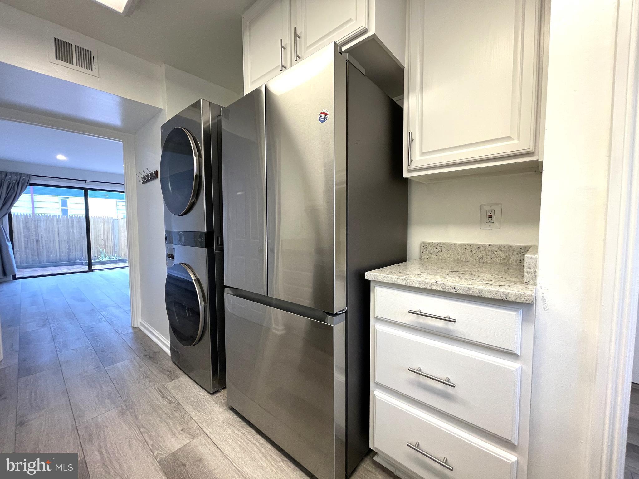 ROSSLYN MEWS - Residential Lease