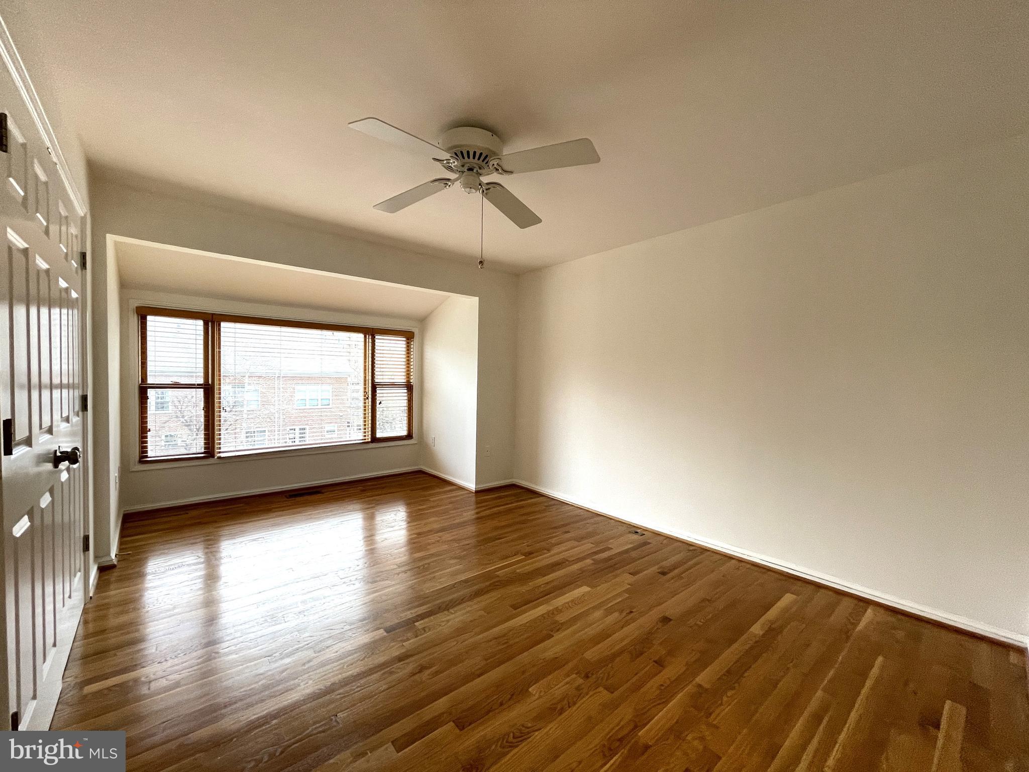 ROSSLYN MEWS - Residential Lease