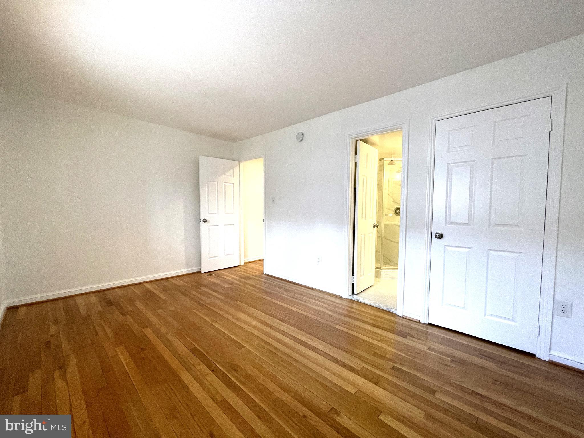 ROSSLYN MEWS - Residential Lease