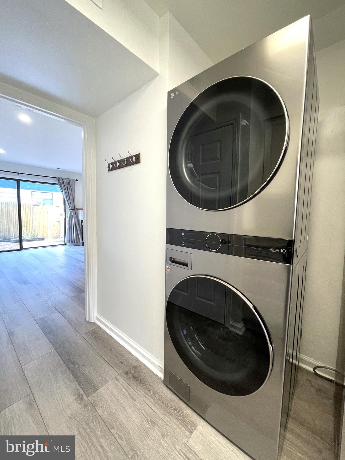 ROSSLYN MEWS - Residential Lease