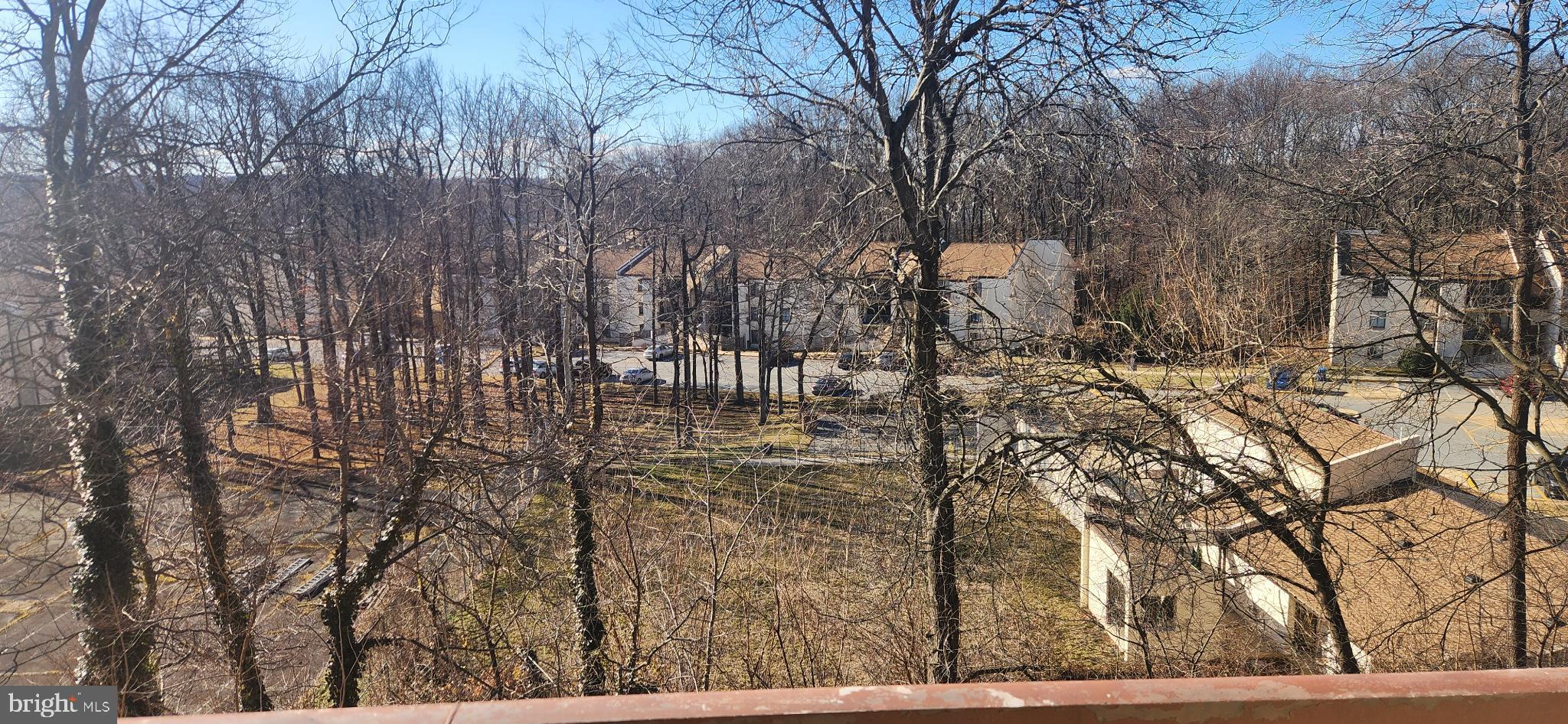 TREETOP CONDO - Residential