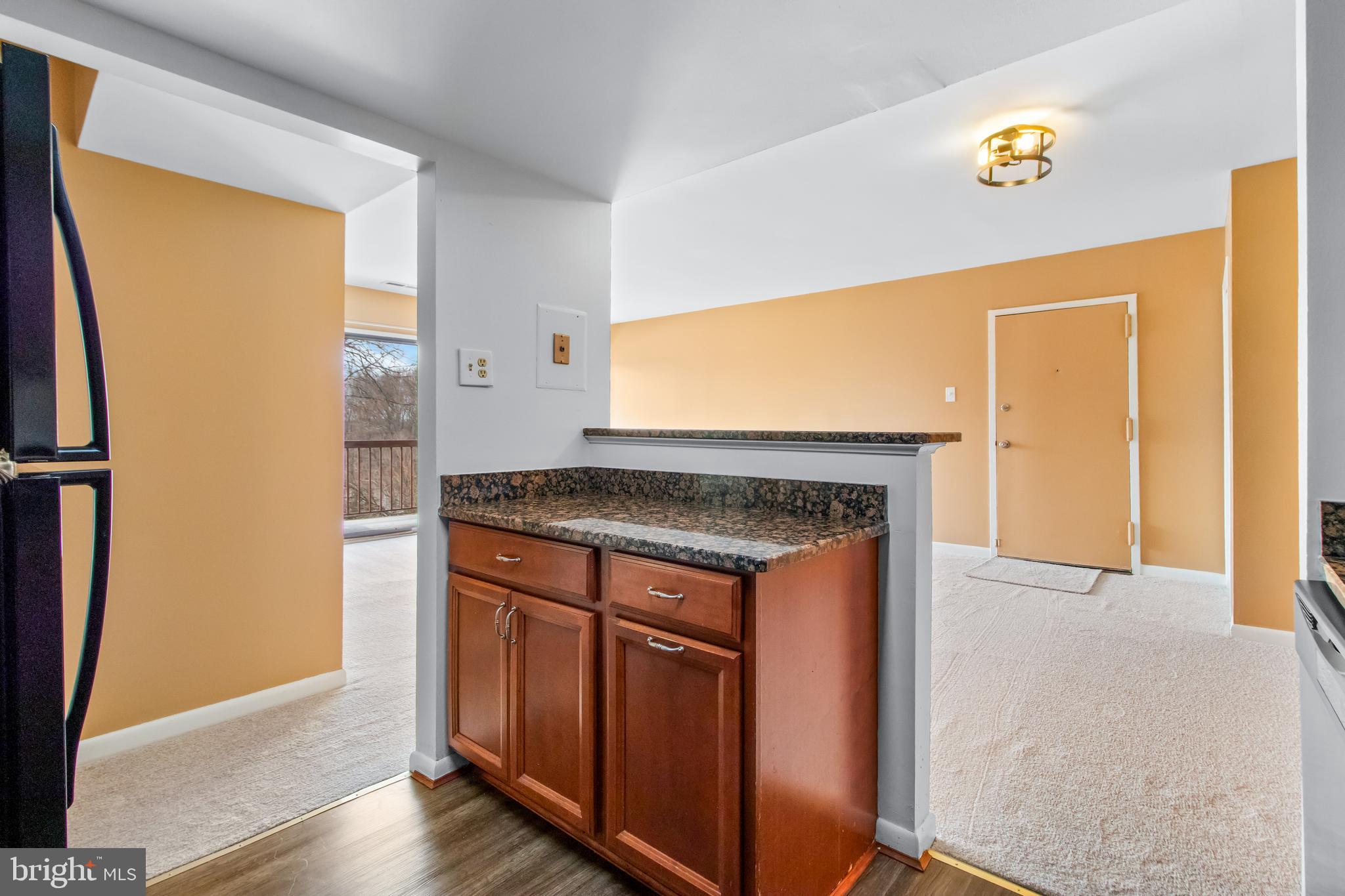 TREETOP CONDO - Residential