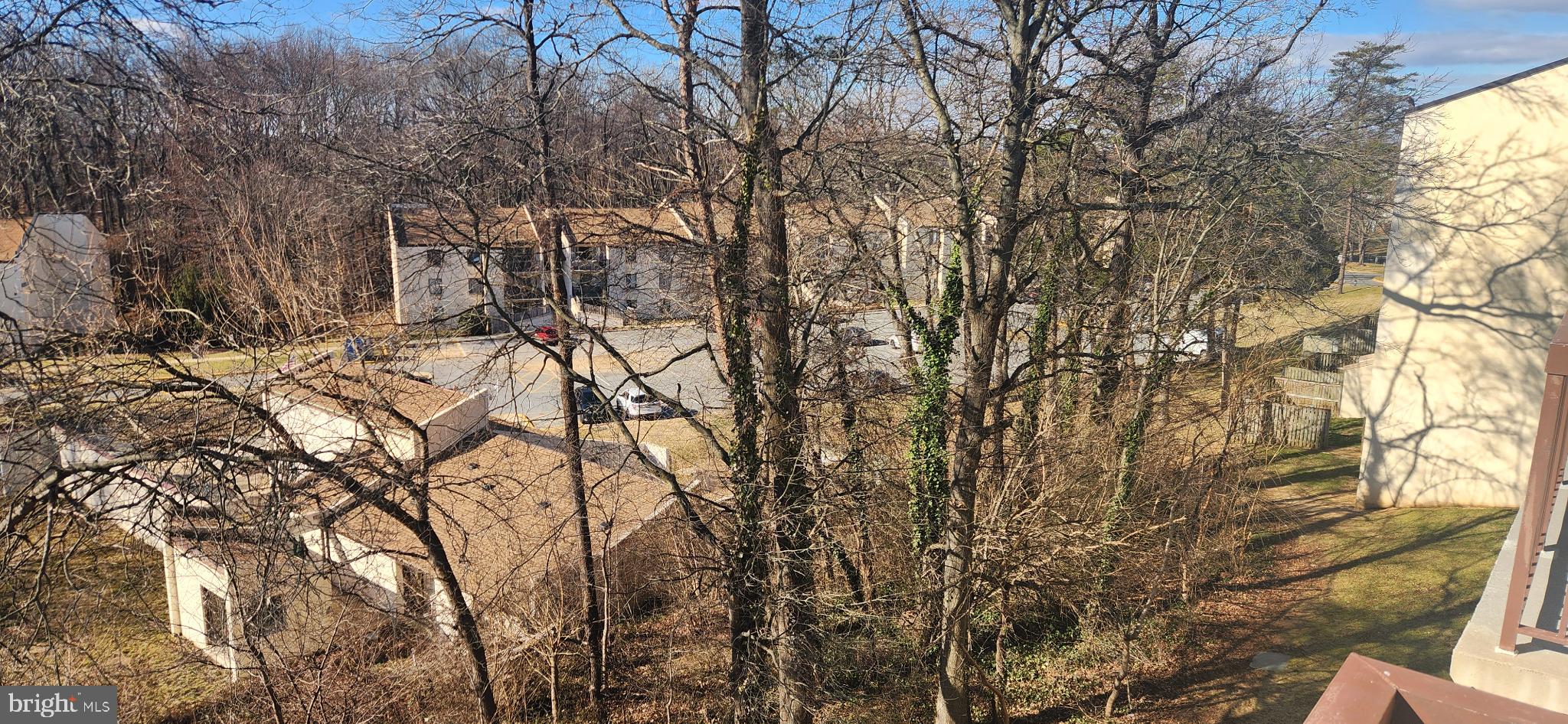 TREETOP CONDO - Residential