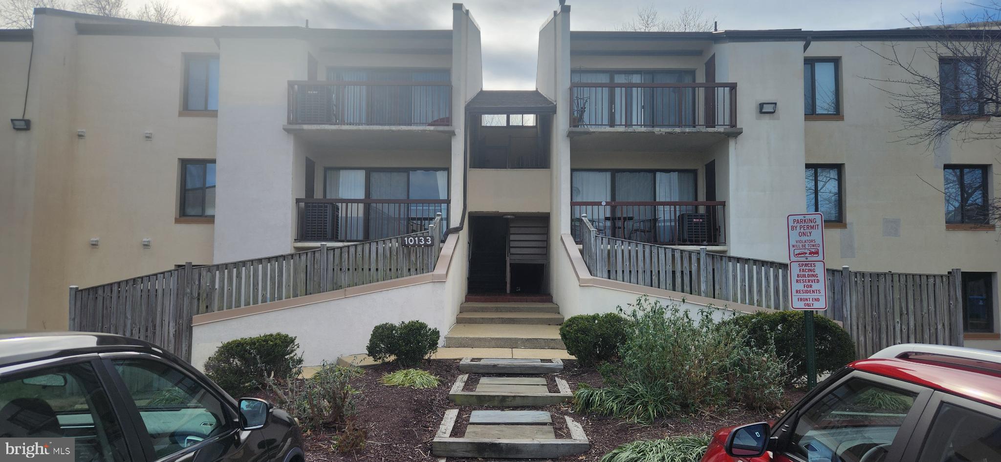 TREETOP CONDO - Residential