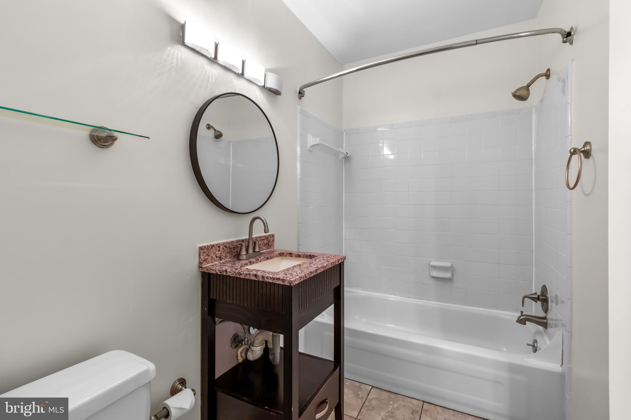 TREETOP CONDO - Residential