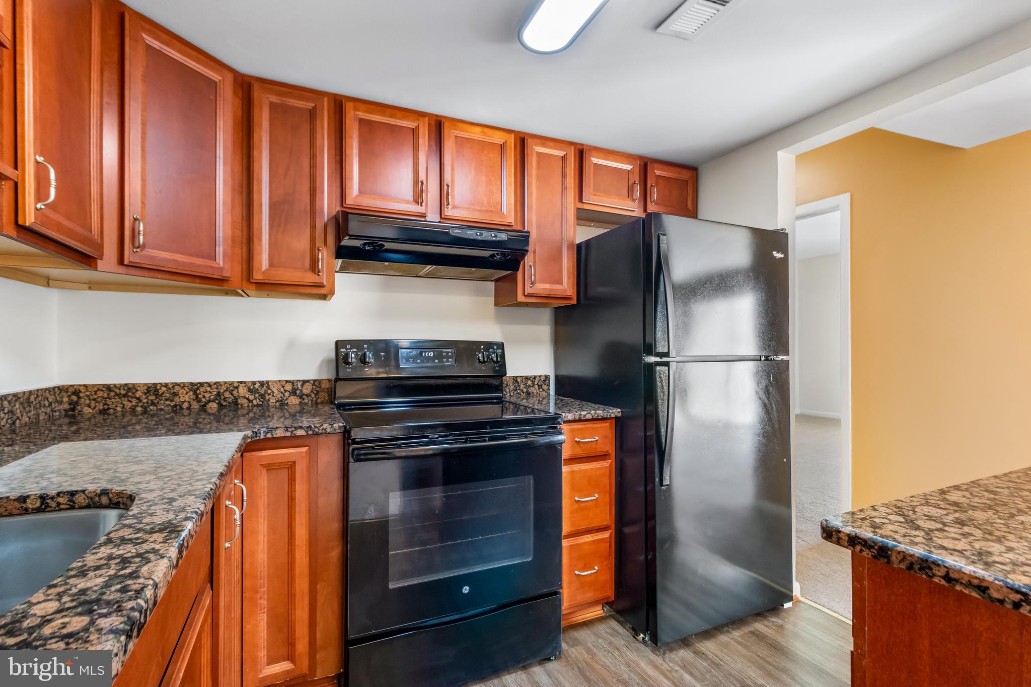 TREETOP CONDO - Residential