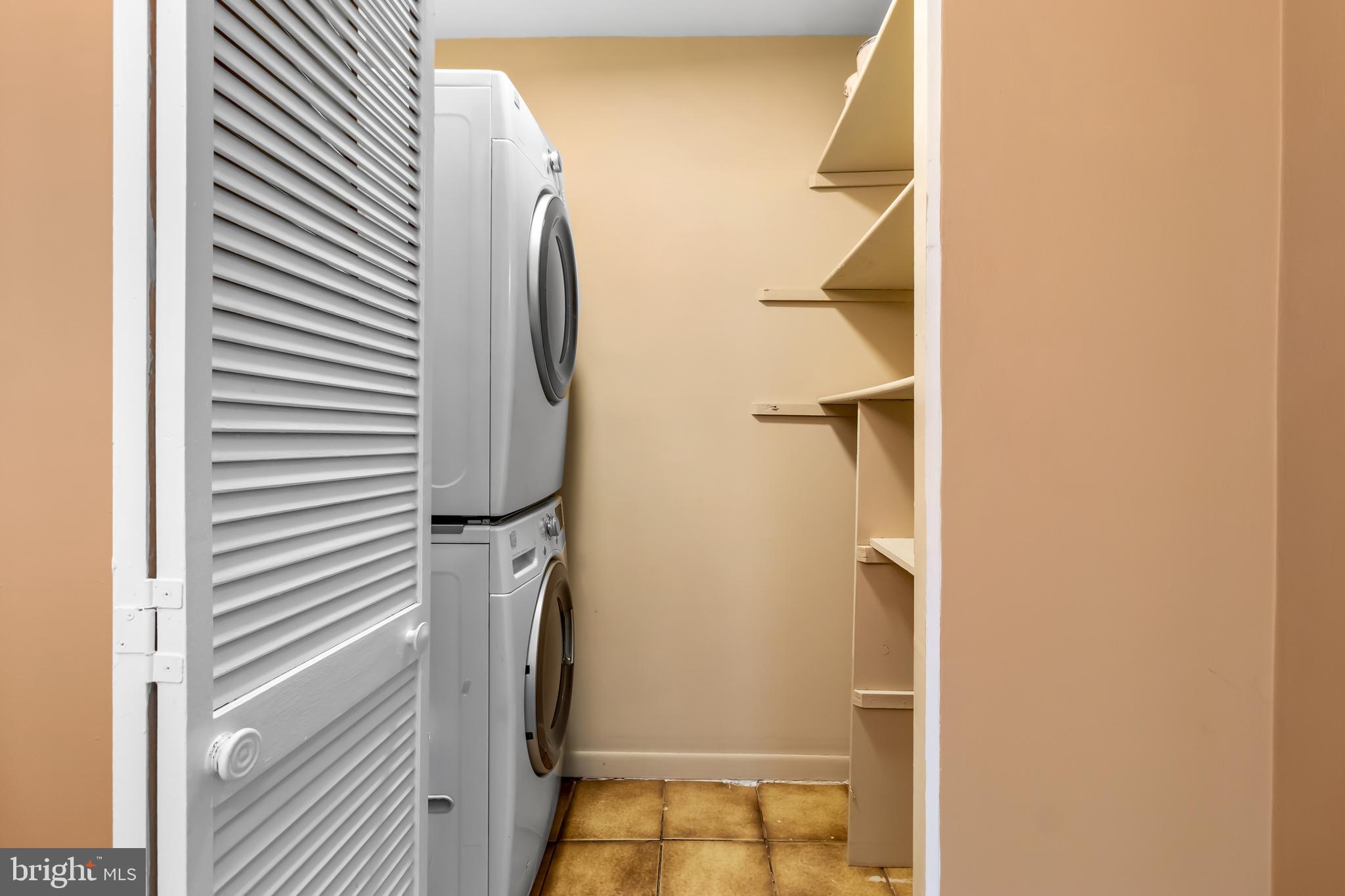 TREETOP CONDO - Residential