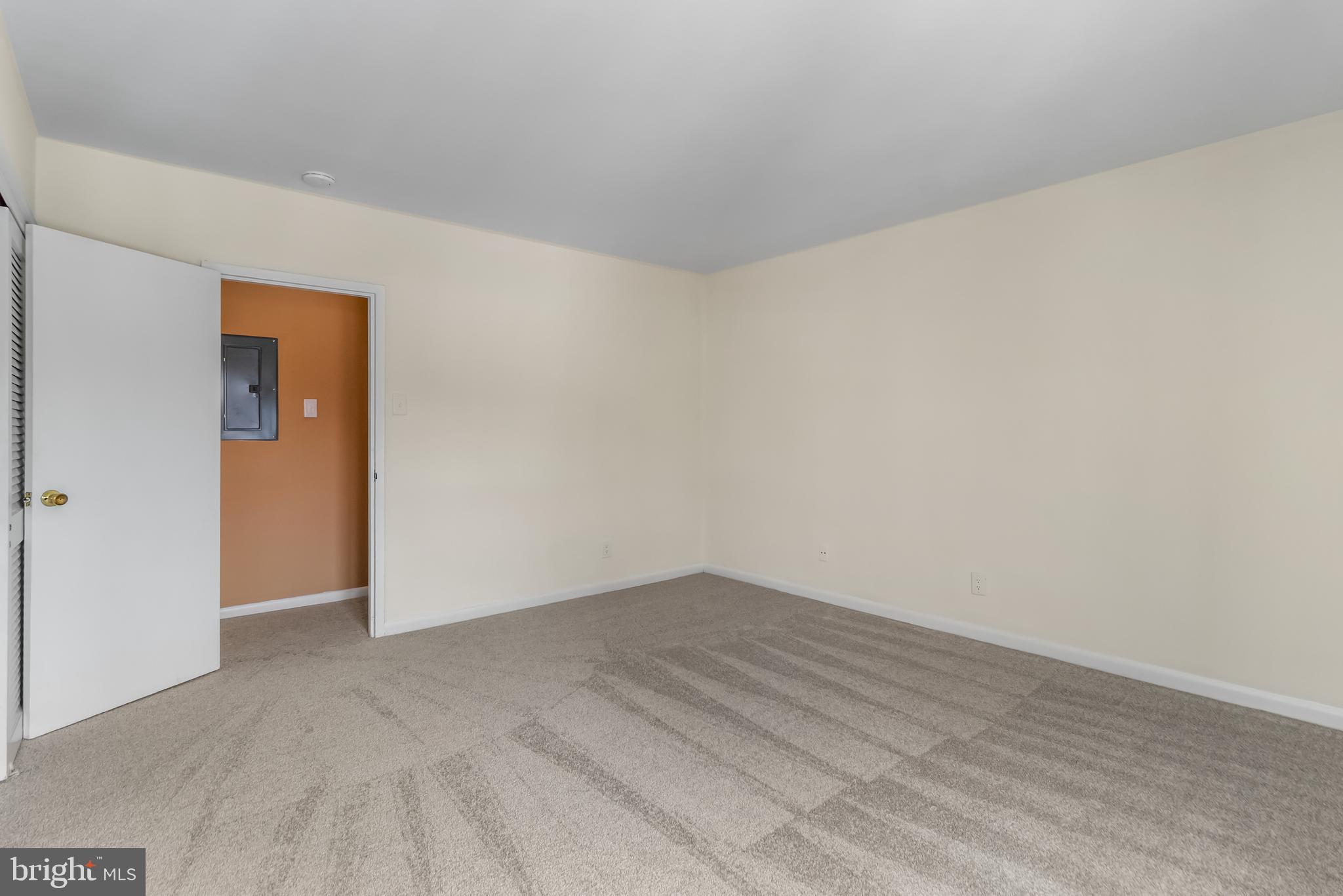 TREETOP CONDO - Residential