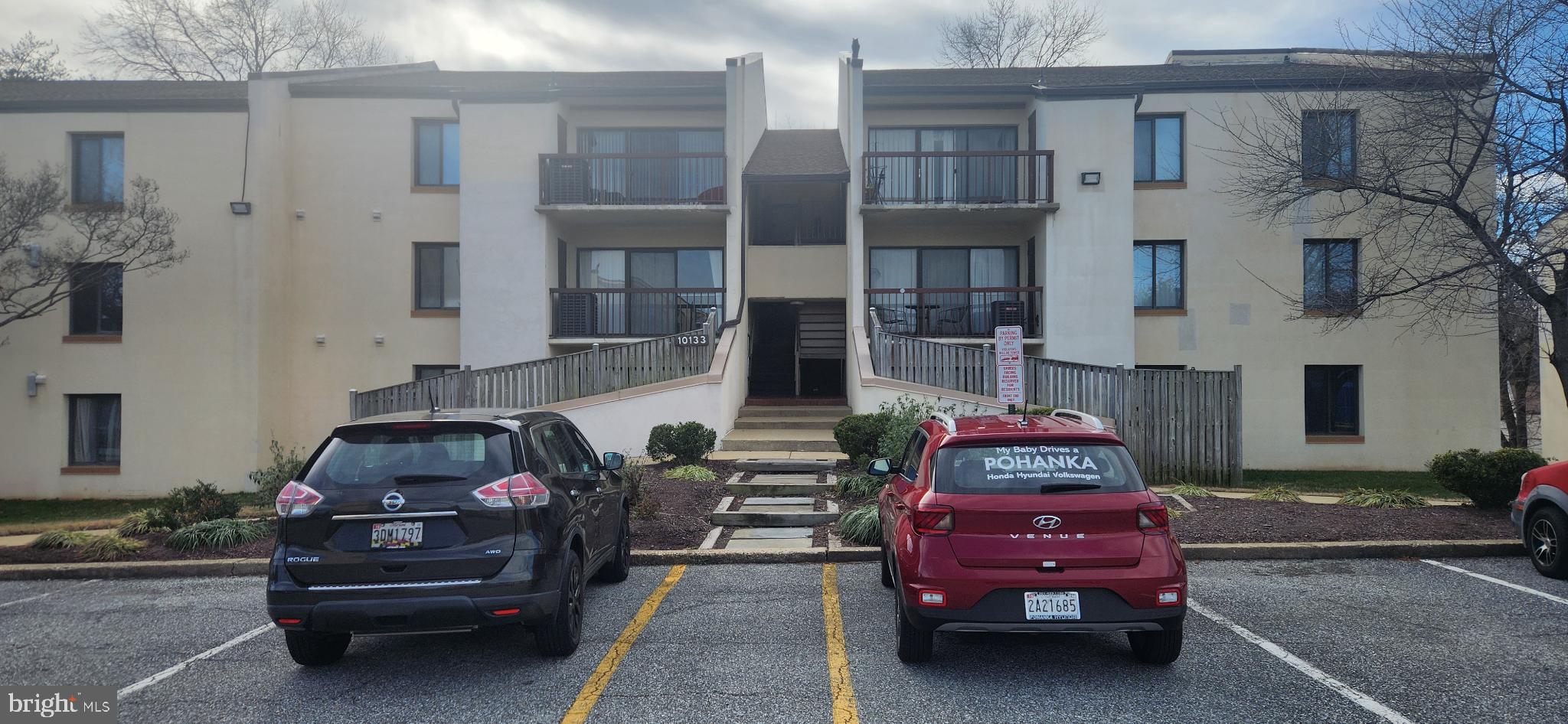 TREETOP CONDO - Residential