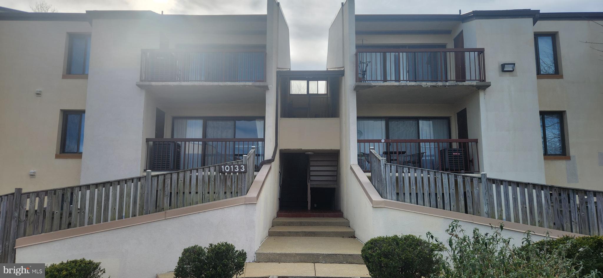 TREETOP CONDO - Residential